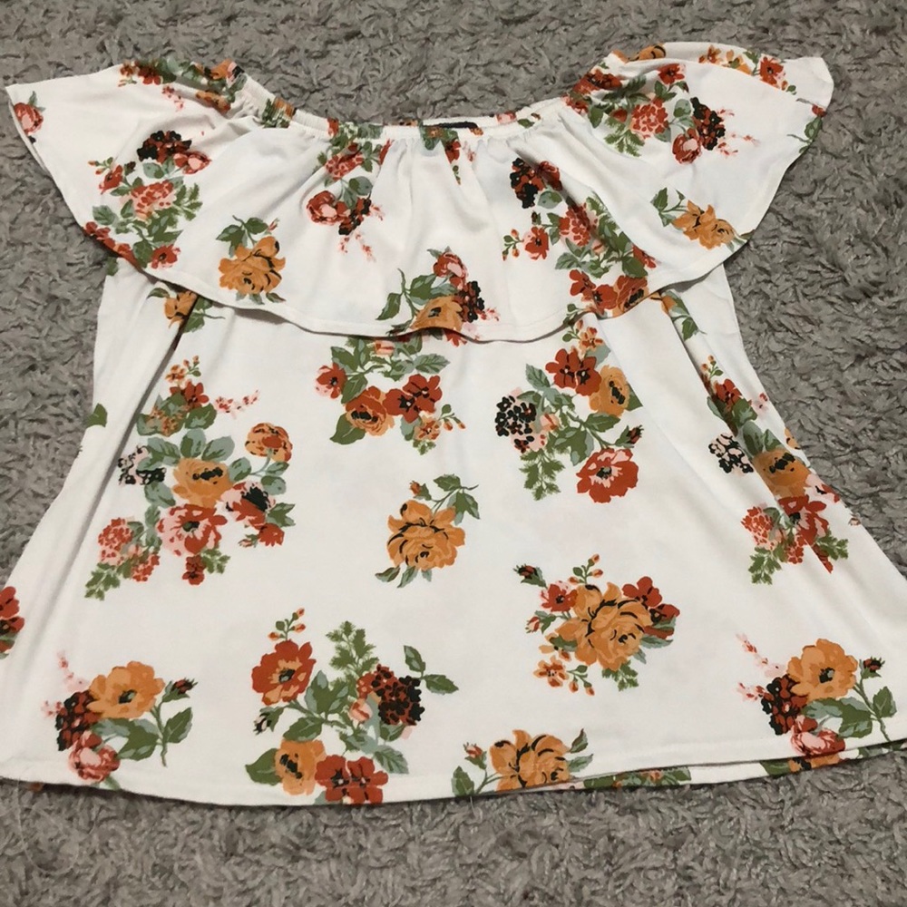 Floral Print Size Large Cream Colored silky Blouse